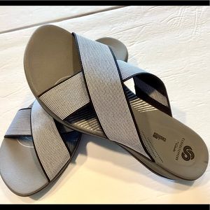 Clarks Cloudsteppers Sandals Size 10 Like New!🙂🌸🌼🌺